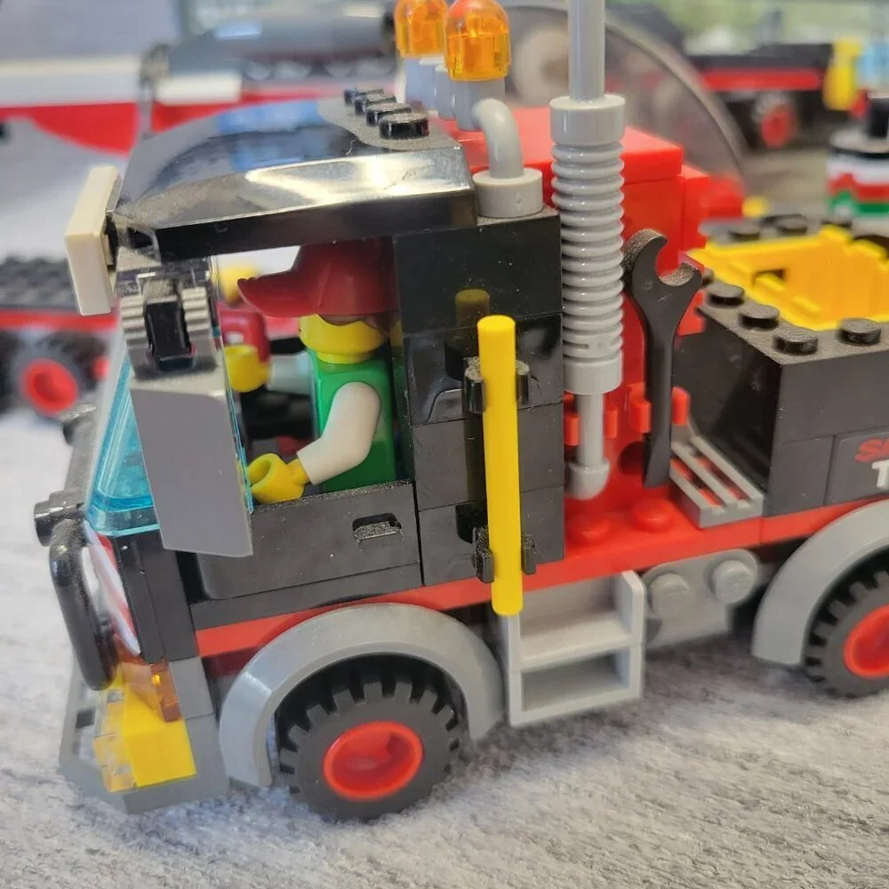 LEGO City 60183 Heavy Cargo Transport